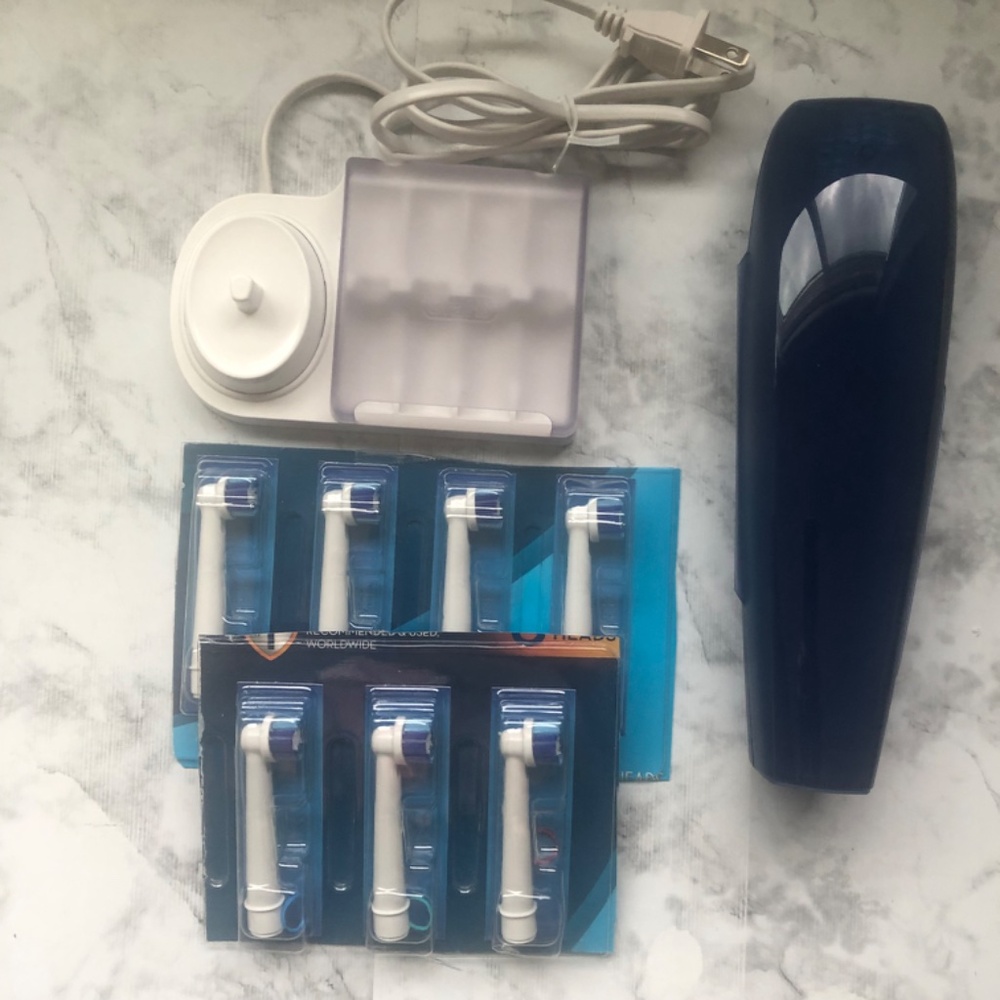 Oral-B Toothrush Replacement Heads, Charger & Case NEW